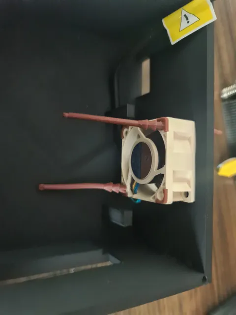 The mounted fan from the inside.